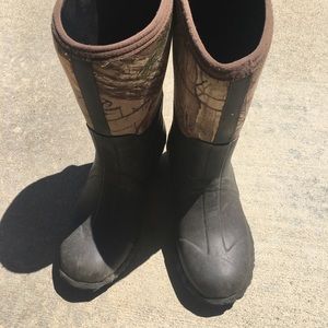 Mud boots